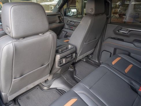 Used 2025 GMC Sierra 1500 AT4 w/ AT4 Premium Package image 18