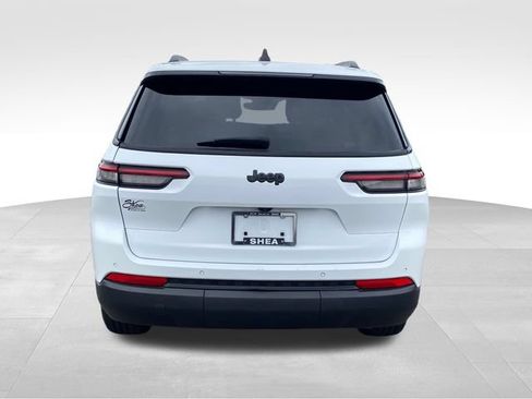 Used 2023 Jeep Grand Cherokee L Laredo RWD image 5