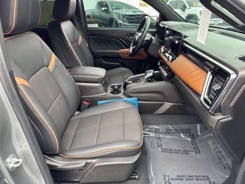 Certified 2025 GMC Canyon AT4 AWD/4WD image 14