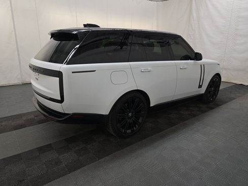 Used 2024 Land Rover Range Rover SE AWD/4WD image 4