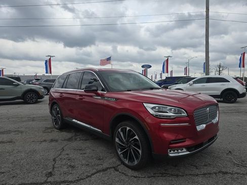 Used 2020 Lincoln Aviator Reserve w/ Equipment Group 202A image 2