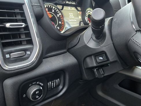 Used 2024 RAM 2500 Laramie w/ Sport Appearance Package image 13