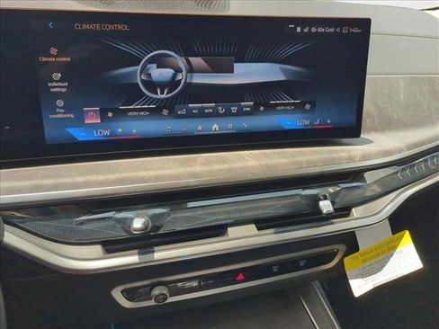 New 2025 BMW X7 xDrive40i image 11
