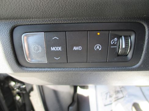 Used 2024 Chevrolet Traverse Z71 w/ Enhanced Driving Package AWD/4WD image 18