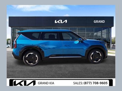 New 2026 Kia EV9 Land