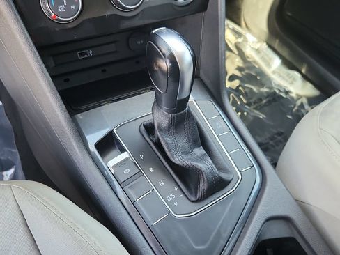 Used 2018 Volkswagen Tiguan S FWD image 22