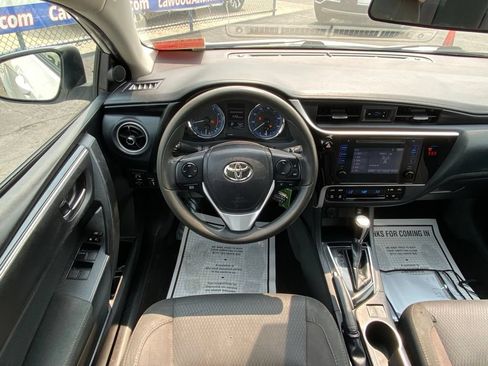 Used 2018 Toyota Corolla LE FWD image 18