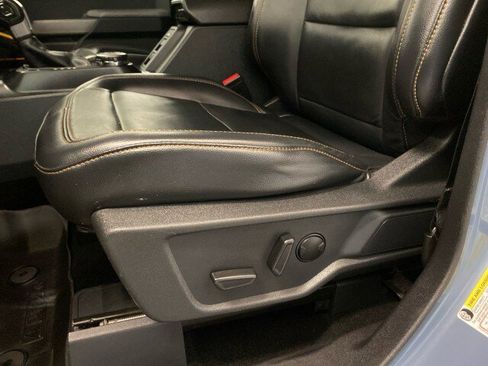 Used 2023 Ford Bronco Badlands image 16