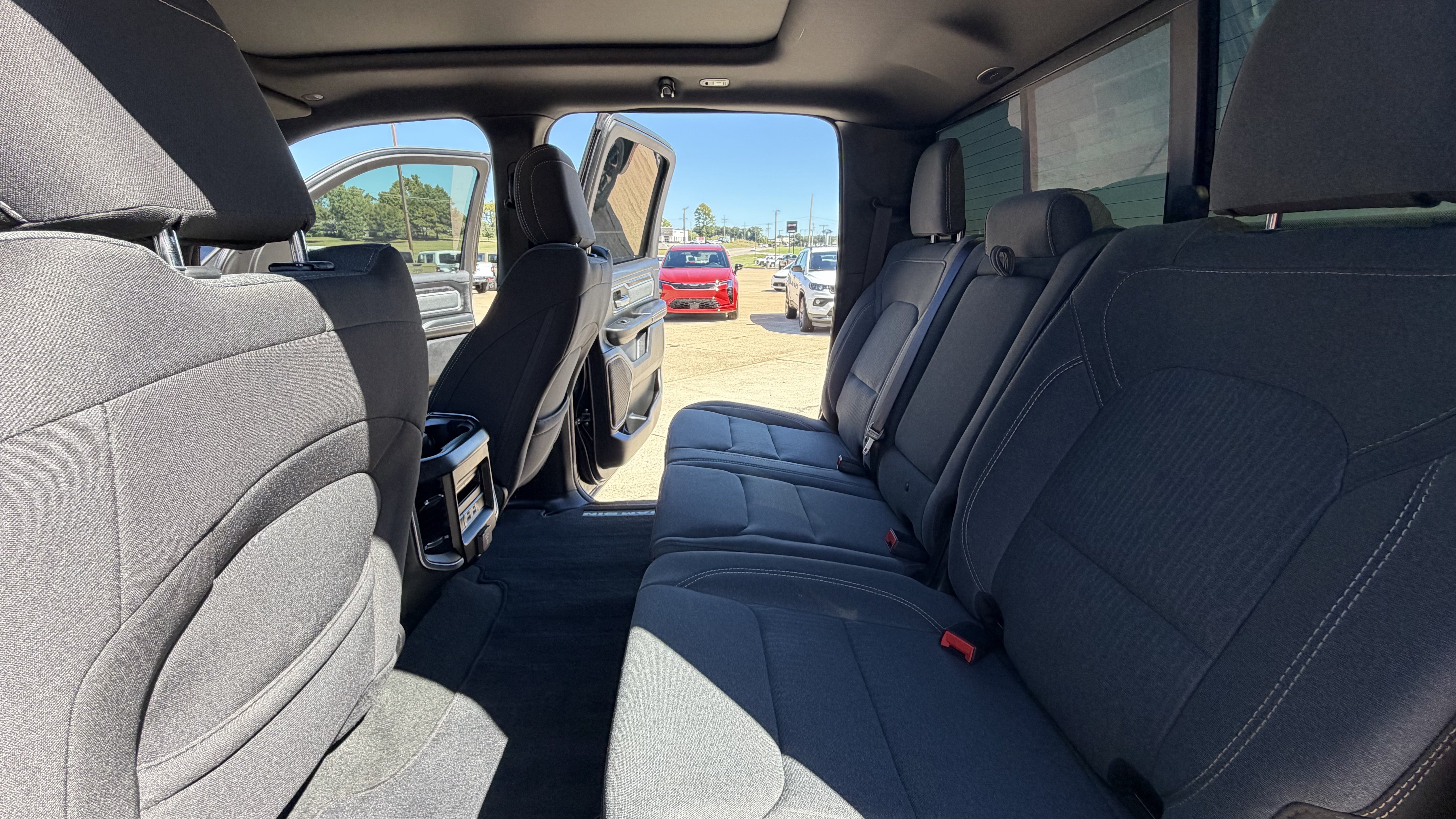 Used 2022 RAM 1500 Big Horn AWD/4WD image 25