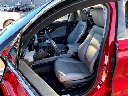 Used 2021 Lincoln Corsair AWD w/ Premium Package image 7