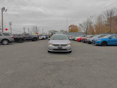 Used 2015 Volkswagen Passat 1.8T Limited Edition image 3