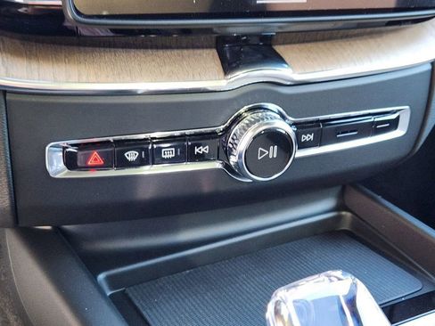 New 2026 Volvo XC60 B5 Plus w/ Protection Package Premier image 15