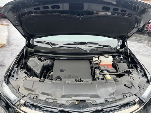 Used 2023 Chevrolet Traverse RS image 33