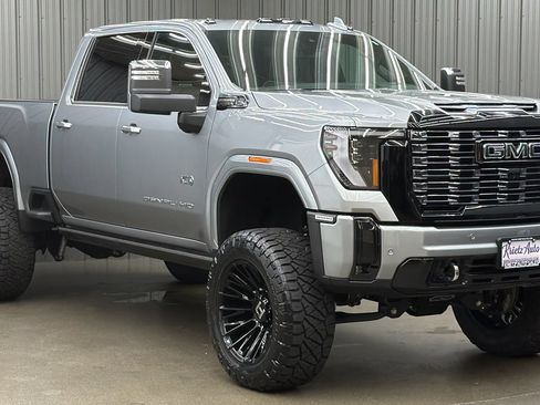 Used 2026 GMC Sierra 3500 Denali Ultimate AWD/4WD image 7