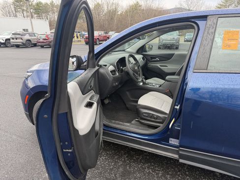 Used 2022 Chevrolet Equinox LS AWD/4WD image 13
