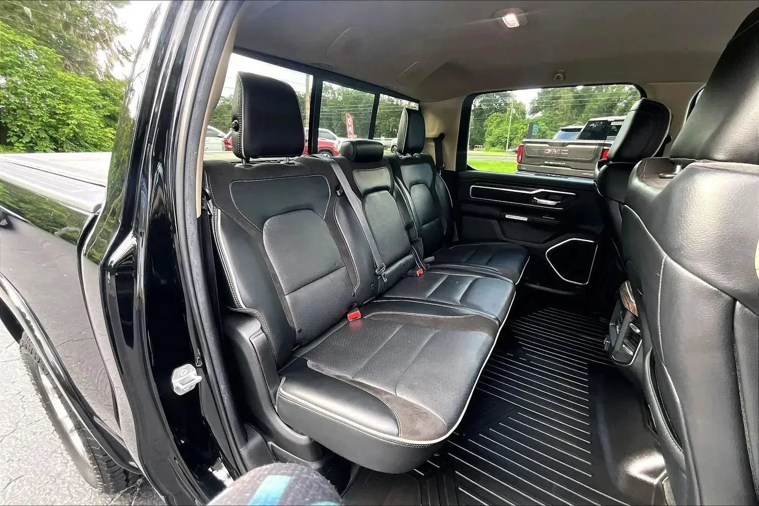 Used 2019 RAM 1500 Laramie AWD/4WD image 27