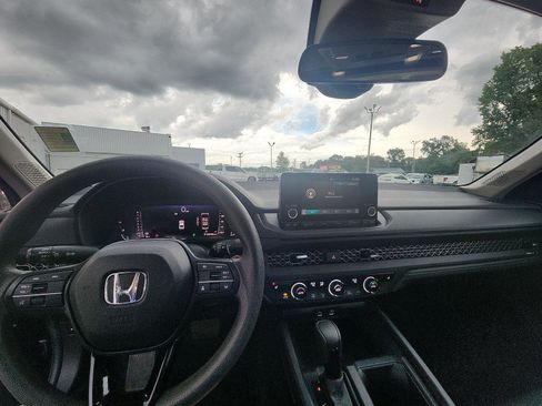 Used 2024 Honda Accord EX image 17