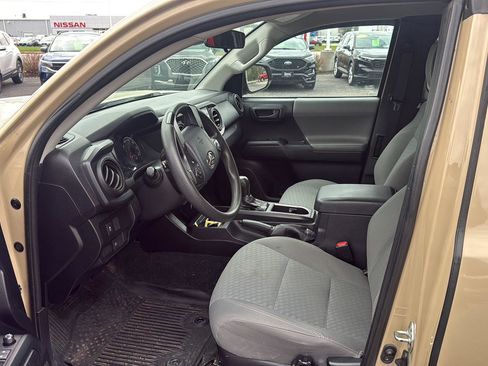 Used 2020 Toyota Tacoma SR w/ SX Package AWD/4WD image 10