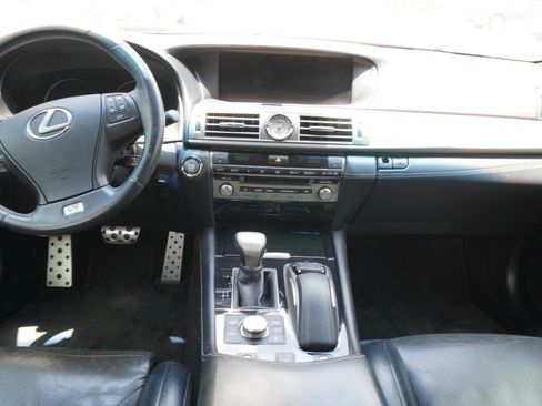 Used 2016 Lexus LS 460 w/ F Sport Package RWD image 11
