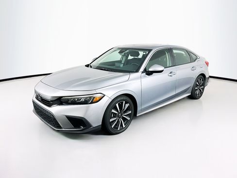 Used 2023 Honda Civic EX image 3