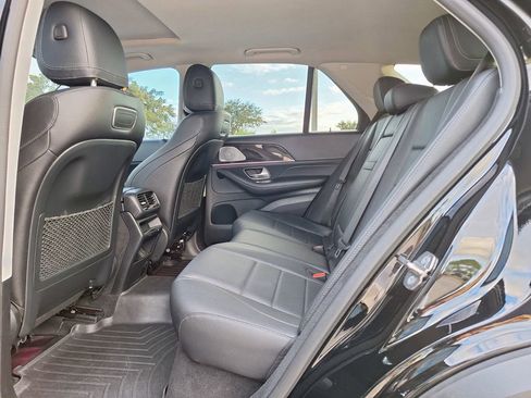 Used 2020 Mercedes-Benz GLE 450 4MATIC w/ Premium Package image 10