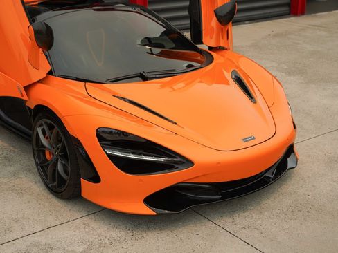 Used 2022 McLaren 720S Performance RWD image 21