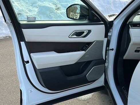 Used 2023 Land Rover Range Rover Velar R-Dynamic S image 8