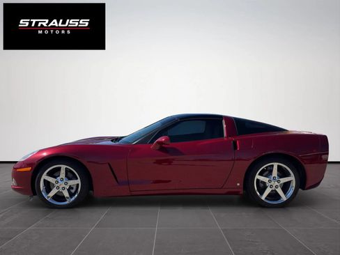Used 2007 Chevrolet Corvette Coupe w/ Preferred Equipment Group RWD image 6