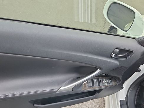 Used 2014 Lexus IS 250C image 11