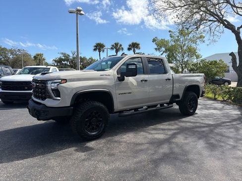 New 2026 Chevrolet Silverado 2500 ZR2 w/ ZR2 Bison Edition AWD/4WD image 2