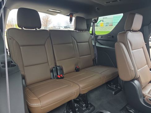 Used 2023 Chevrolet Tahoe High Country w/ Advanced Technology Package AWD/4WD image 12