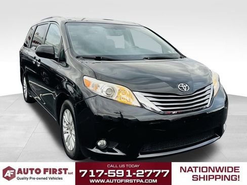 Used 2016 Toyota Sienna XLE image 1