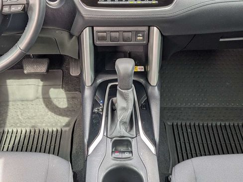 Certified 2022 Toyota Corolla Cross LE FWD image 19