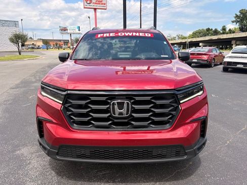 Used 2025 Honda Pilot Sport image 2