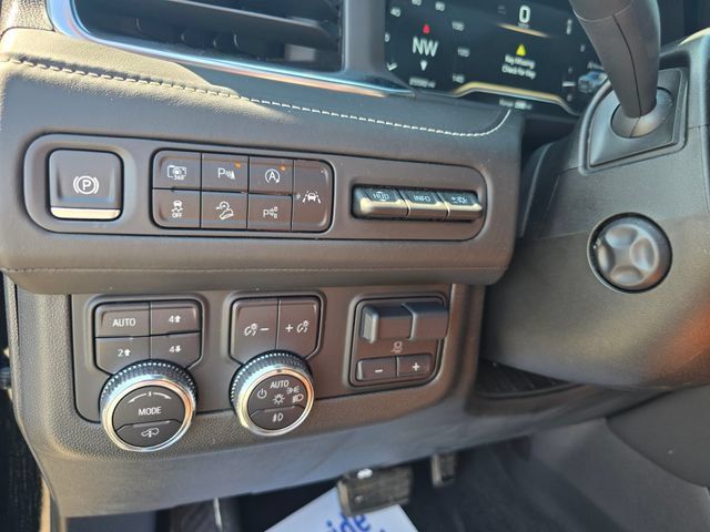 Used 2024 GMC Yukon Denali Ultimate AWD/4WD image 25