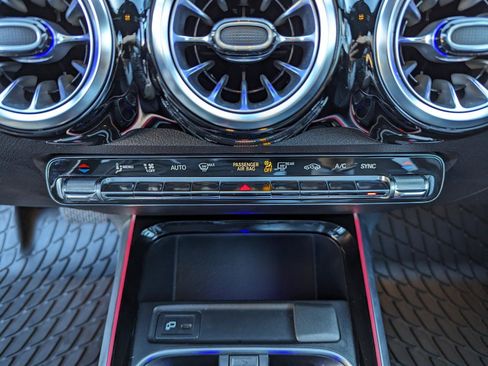 Used 2023 Mercedes-Benz GLB 250 4MATIC image 24