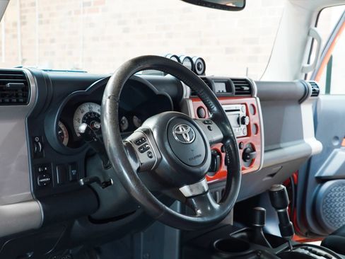 Used 2014 Toyota FJ Cruiser 4WD w/ Upgrade Package image 39