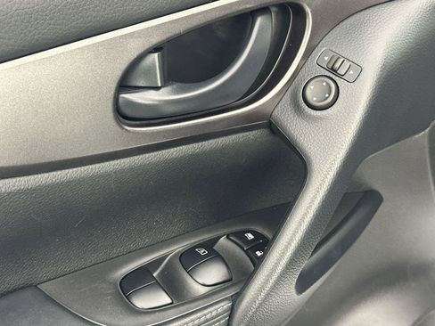 Certified 2021 Nissan Rogue Sport S image 17