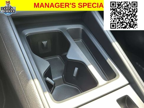 Used 2025 Volkswagen Tiguan SE w/ Panoramic Sunroof Package AWD/4WD image 29
