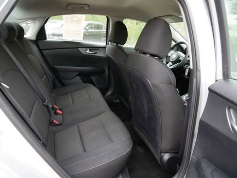 Used 2020 Kia Forte LXS FWD image 9