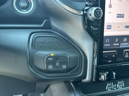New 2026 RAM 3500 Laramie AWD/4WD image 27