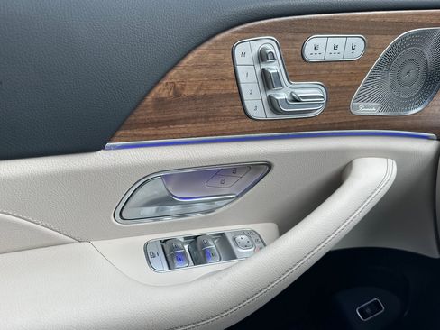 Certified 2025 Mercedes-Benz GLS 450 GLS 450 4MATICﾮ image 11