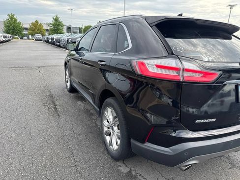Used 2019 Ford Edge Titanium AWD/4WD image 9