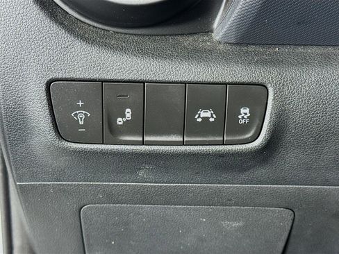 Used 2021 Hyundai Kona SEL Plus image 11