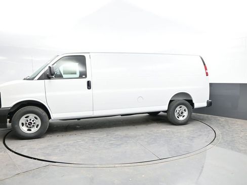 New 2026 GMC Savana 2500 Extended RWD image 4