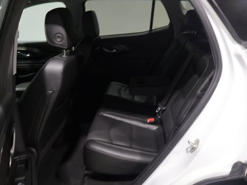 Used 2024 GMC Terrain SLT AWD/4WD image 17