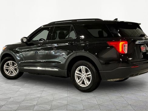 Used 2023 Ford Explorer XLT AWD/4WD image 4