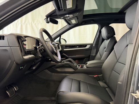 New 2026 Porsche Cayenne S image 5