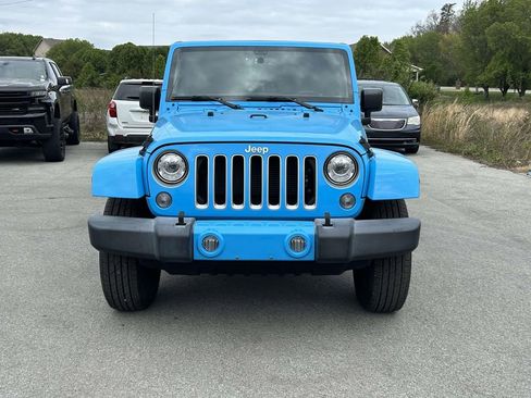Used 2017 Jeep Wrangler Unlimited Sahara w/ Dual Top Group AWD/4WD image 8