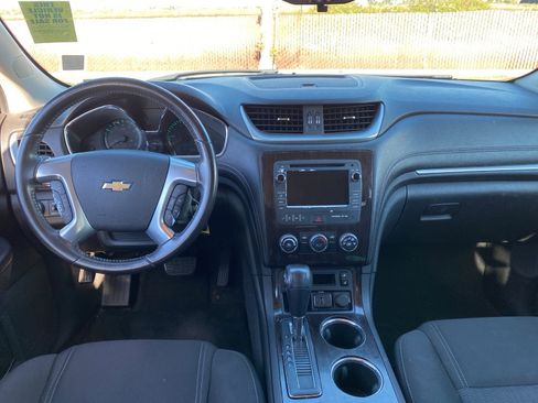 Used 2016 Chevrolet Traverse LT w/ Style and Technology Package image 10